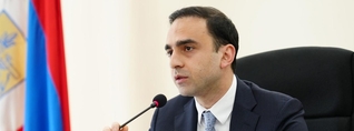 Ավինյանը քաղաքապետարանի հերթական նիստն է վարում. ՈւՂԻՂ