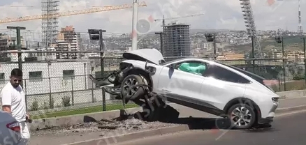 «Դալմա Գարդեն Մոլ»-ի մոտ բախվել են Ford Fusion-ն ու Ford Mustang-ը․ կա վիրավոր