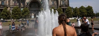 Ֆրանսիան հոգնել է կիսամերկ զբոսաշրջիկներից. 150 դոլար տուգանք՝ քաղաքում առանց շապիկի շրջելու համար