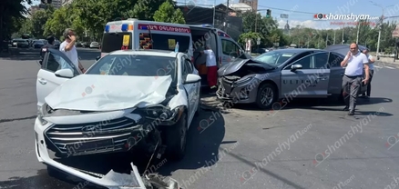Շախմատի տան դիմաց բախվել են «Hyundai»-ը և «Hongqi»-ն․ կա վիրավոր․ shamshyan.com