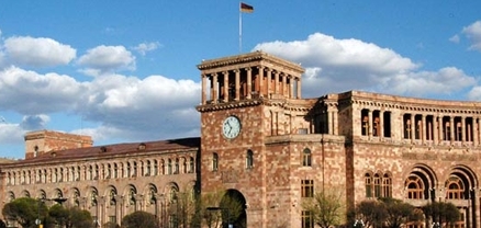 Փաշինյանի որոշումներով՝ Կառավարության 7 պաշտոնյա ազատվել է պաշտոնից