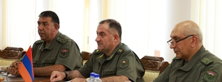 ԳՇ պետը Կարմիր խաչի ղեկավարի հետ քննարկել է համագործակցության վերաբերյալ հարցեր