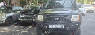 Երևանում՝ Հերացի փողոցում, բախվել են Mercedes-ը և Nissan-ը․ կա վիրավոր