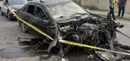Մարմարաշենում Mercedes-ը դուրս է եկել ճանապարհի երթևեկելի գոտուց․ կա վիրավոր