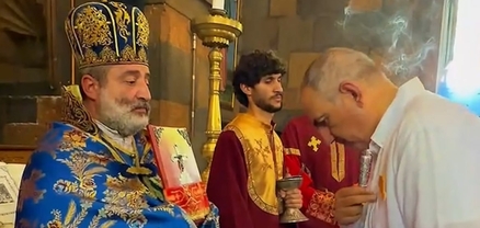 Փաշինյանը պատարագի է մասնակցել Զորավոր Սուրբ Աստվածածին եկեղեցում