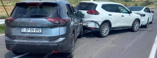 Ծովագյուղ-Վարդենիս ավտոճանապարհին բшխվել են 2 «Nissan Rogue»-ներն և «Tesla»-ն․կա վիրավnր