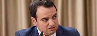 Նարեկ Կարապետյանին պատգամավորական անձեռնմխելիությունից զրկելու հարցի քննարկումը հետաձգվեց