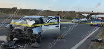Ավտովթար Արմավիրի մարզում․ բախվել են «Lada Priora»–ն ու «ԿամԱԶ» մակնիշի բեռնատարը, կան վիրավորներ