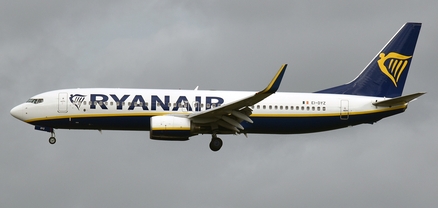 Ryanair ավիաընկերության ինքնաթիռի պատուհանը թռիչքի ժամանակ կnտրվել է. կա վիրավnր