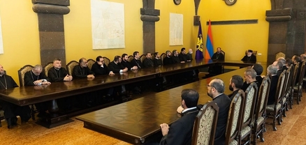 Հոբելյանական տարեդարձի կապակցությամբ Մայր Աթոռում ստացվել են շնորհավորական ուղերձներ և գրություններ