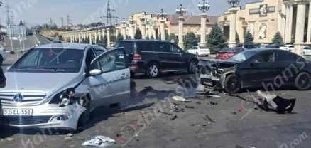 «Առինջ Մոլ» առևտրի կենտրոնի մոտ բախվել են «Mercedes CLA»-ը, «Mercedes B»-ն և «Nissan Teana»-ն