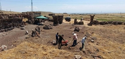 Առաջին ուշագրավ գտածոները` Թալինի իջևանատան պեղումների արդյունքում