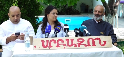 Բագրատ Սրբազանը և նրա պաշտպանները հանդես են գալիս մամուլի ասուլիսով