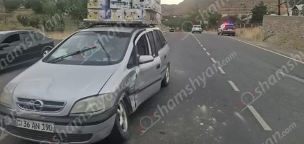 Եղեգնաձորում բախվել են Opel Zafira-ն և Nissan Tiida-ն․ կան վիրավորներ
