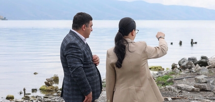 Ապամոնտաժվել են Սեյրան Օհանյանին պատկանող առանձնատան պարիսպները և թեքահարթակը