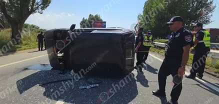 Երևան-Սևան ճանապարհին բախվել են «ՎԱԶ 2101»-ն ու «ՎԱԶ 2121»-ը, վերջինը կողաշրջվել է