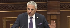 Զգո՛ւյշ եղեք, խնդրում եմ, սա խաղ չի, այսպիսի գեղեցիկ ԱԺ շենք կար նաև Ստեփանակերտում