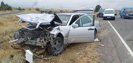 Եղվարդի կամրջի մոտ բախվել են Mercedes-ը և «ԳԱԶ 2410»-ը․ 3 վիրավորներից 2-ն անչափահասներ են