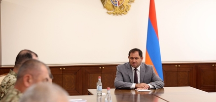 Սուրեն Պապիկյանն անցկացրել է խորհրդակցություն
