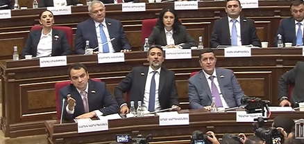 Որտե՞ղ է Հայոց հայրապետը․ «Ուժեղ Հայաստան»-ը պահանջում է Վեհափառի ներկայությունը