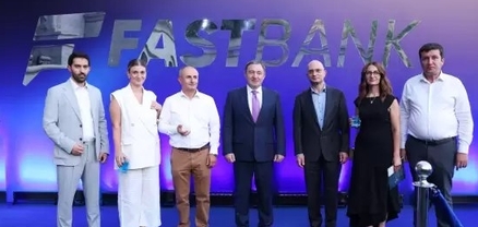 Ֆասթ Բանկի աջակցությամբ Մատենադարանում բացվել է նոր գրախանութ, հուշանվերների կրպակ և սրճարան