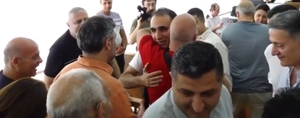 «Ժողովու՛րդ, պաչել-մաչել չկա». դատարանի դահլիճում շնորհավորում են Չալաբյանին ազատ արձակման առթիվ