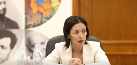 Ժաննա Անդրեասյանը հերթական հանդիպումն է ունեցել աշակերտների և ուսանողների հետ