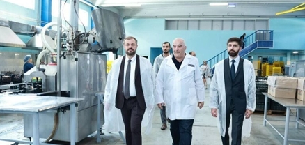 Գևորգ Պապոյանն այցելել է «Արարատ» սննդի կոմբինատ՝ մթերումների ընթացքին տեղում հետևելու նպատակով