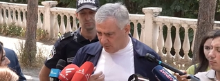 Որ սաղ ասեմ, էլի բռնել կտաք․ Կարապետյանը՝ լրագրողներին