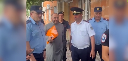 Տականք, անամոթի մեկը. ինչպես են դիմավորում տիրադավ Արման Սարոյանին