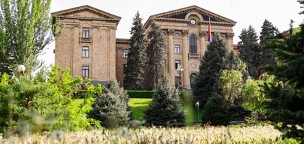 «Ժողովուրդ». Խորհրդարանում այս օրերին զբաղված են աշխատասենյակների վերաբաշխմամբ