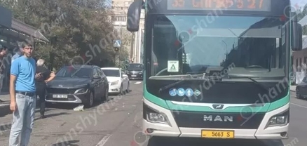 Երևանում թիվ 35 երթուղին սպասարկող ավտոբուսը վրաերթի է ենթարկել հետիոտնի․ վերջինը հոսպիտալացվել է