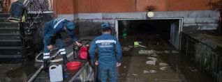 Հորդառատ անձրևի հետևանքով Գյումրի քաղաքի Անի թաղամասի մի շարք հասցեներում ջրալցվել են նկուղներ
