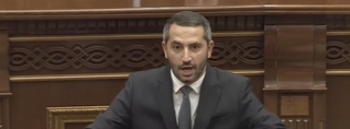 Քրիստինե Վարդանյանի ելույթից հետո Ռուբեն Ռուբինյանը չդիմացավ ու արտահերթ վերևից իջավ ներքև՝ պատասխանելու