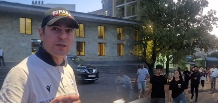 Լավ էլի, ախպերական, տվել են, ծախել եմ. Երևանում ֆուտբոլային տոմսեր են ապօրինի վաճառում