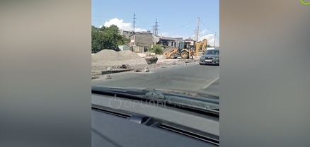 1 տեխնիկա, 2 բանվոր․ հյուսիս–հարավ ճանապարհի բացմանը երևի էլի ենք սպասելու
