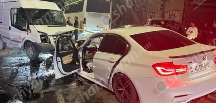 Գյումրիում ճակատ ճակատի բախվել են BMW-ն և Ford Transit-ը․ կա 4 վիրավոր