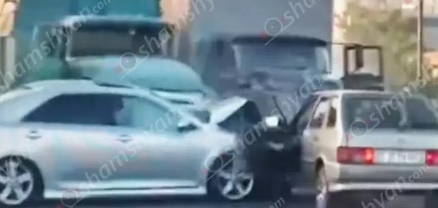 Ինչպես է տեղի ունեցել «Nissan Tiida»-ի, «Toyota Camry»-ի, «Lada»-ի և 2 «ԶԻԼ» բեռնատարների մասնակցությամբ ավտովթարը Եղվարդ-Զովունի ավտոճանապարհին