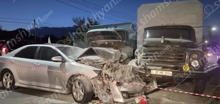 Եղվարդ-Զովունի ճանապարհին բախվել է 5 ավտոմեքենա. կան վիրավորներ․ ճանապարհն ամբողջությամբ փակվել է