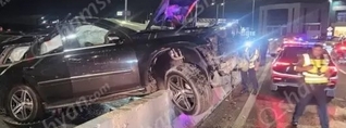 Երևանում ոչ սթափ վարորդը Mercedes GL-ով հայտնվել է բետոնե արգելապատնեշի վրա․ կան վիրավորներ
