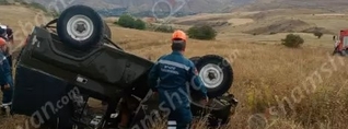 Ողբերգական ավտովթար՝ Վայոց ձորի մարզում․ «ՈւԱԶ 31512»-ը գլխիվայր շրջվել է․ կա 1 զոհ, 1 վիրավոր