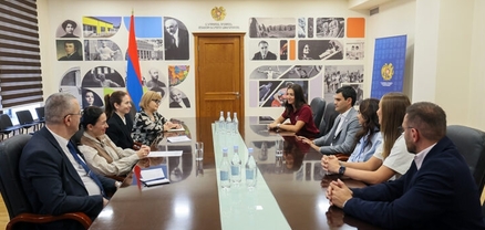 Անդրեասյանն ընդունել է Հայաստանը ներկայացնող թենիսիստներ Էլինա Ավանեսյանին և Ալինա Չարաևային