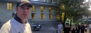 Լավ էլի, ախպերական, տվել են, ծախել եմ. Երևանում ֆուտբոլային տոմսեր են ապօրինի վաճառում