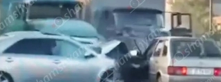 Ինչպես է տեղի ունեցել «Nissan Tiida»-ի, «Toyota Camry»-ի, «Lada»-ի և 2 «ԶԻԼ» բեռնատարների մասնակցությամբ ավտովթարը Եղվարդ-Զովունի ավտոճանապարհին