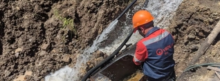 Շուրջ 24 ժամ է՝ Վեոլիա Ջրի մասնագետներն աշխատում են ջրատարի վթարված հատվածներում