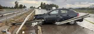 Երևան-Երասխ ճանապարհին «Opel Astra»-ն բախվել ու կոտրել է արգելապատնեշները. կա վիրավոր