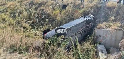 Ավտովթար՝ Շիրակի մարզում․ «BMW»-ն կողաշրջված հայտնվել է ձորակում․ կա 4 վիրավոր