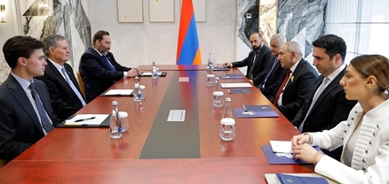 Փաշինյանն ու ԱՄՆ սենատոր Դեյնզը մտքեր են փոխանակել TRIPP նախագծի վերաբերյալ