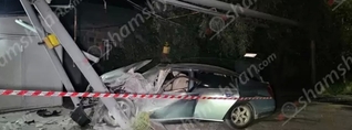 Երևանում Nissan-ը բախվել է ճանապարհի թույլատրելի հատվածում կայանված «Գազել»-ին․ կան վիրավորներ