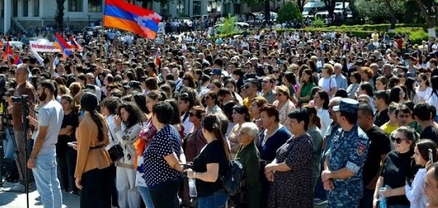 Արցախյան գեներալ-բիզնեսմենները անհասանելի են արցախահայերի համար․ «Իրավունք»